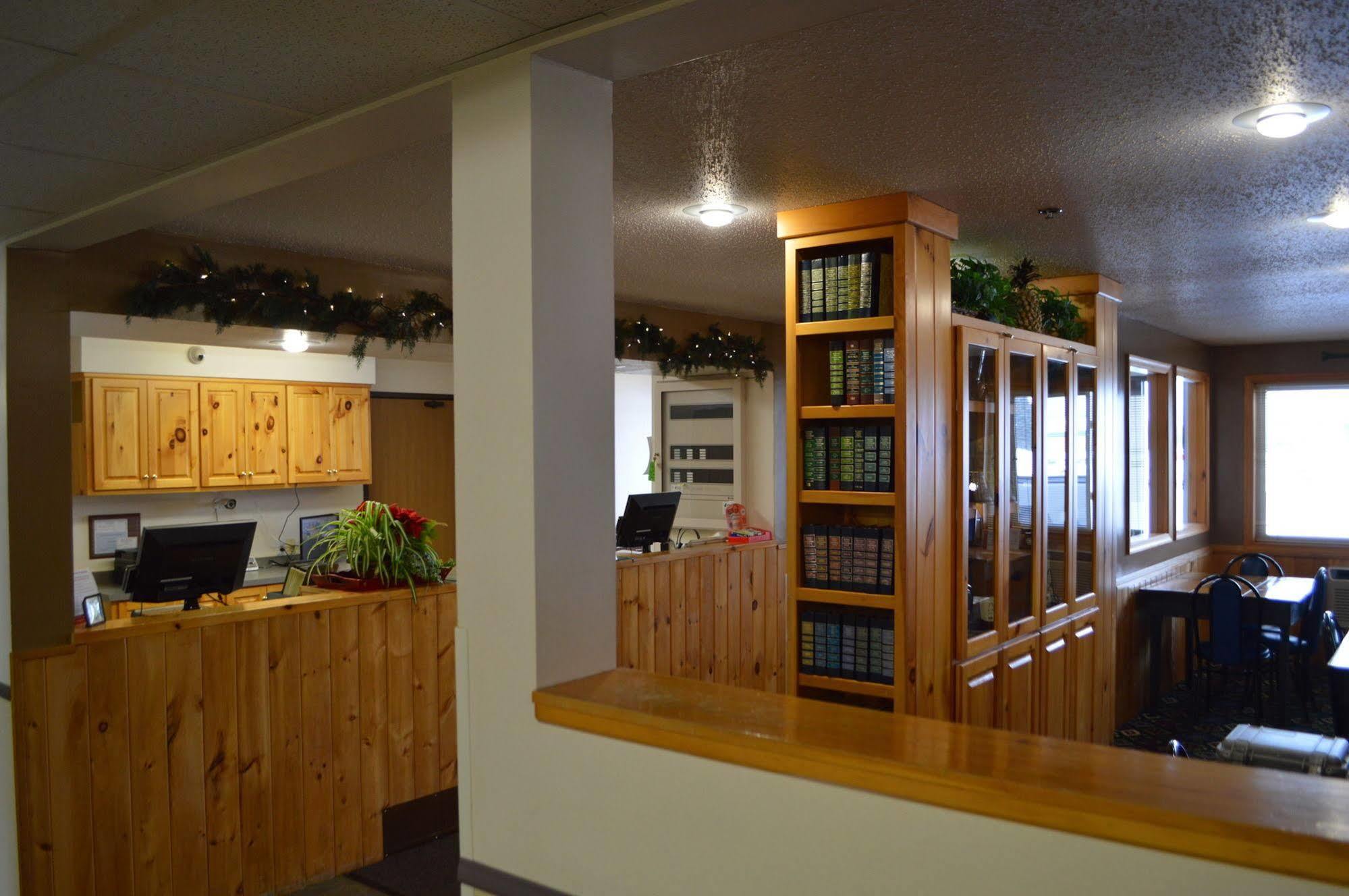 速8帕克拉皮兹酒店 Park Rapids 外观 照片